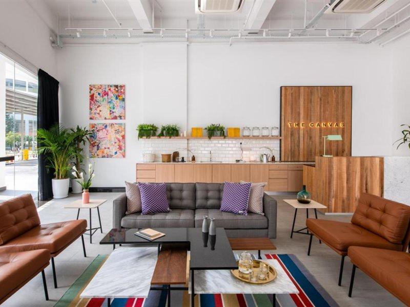 The Canvas Hotel Кланг Екстериор снимка
