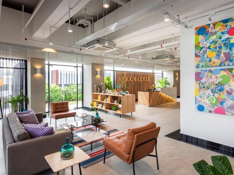 The Canvas Hotel Кланг Екстериор снимка