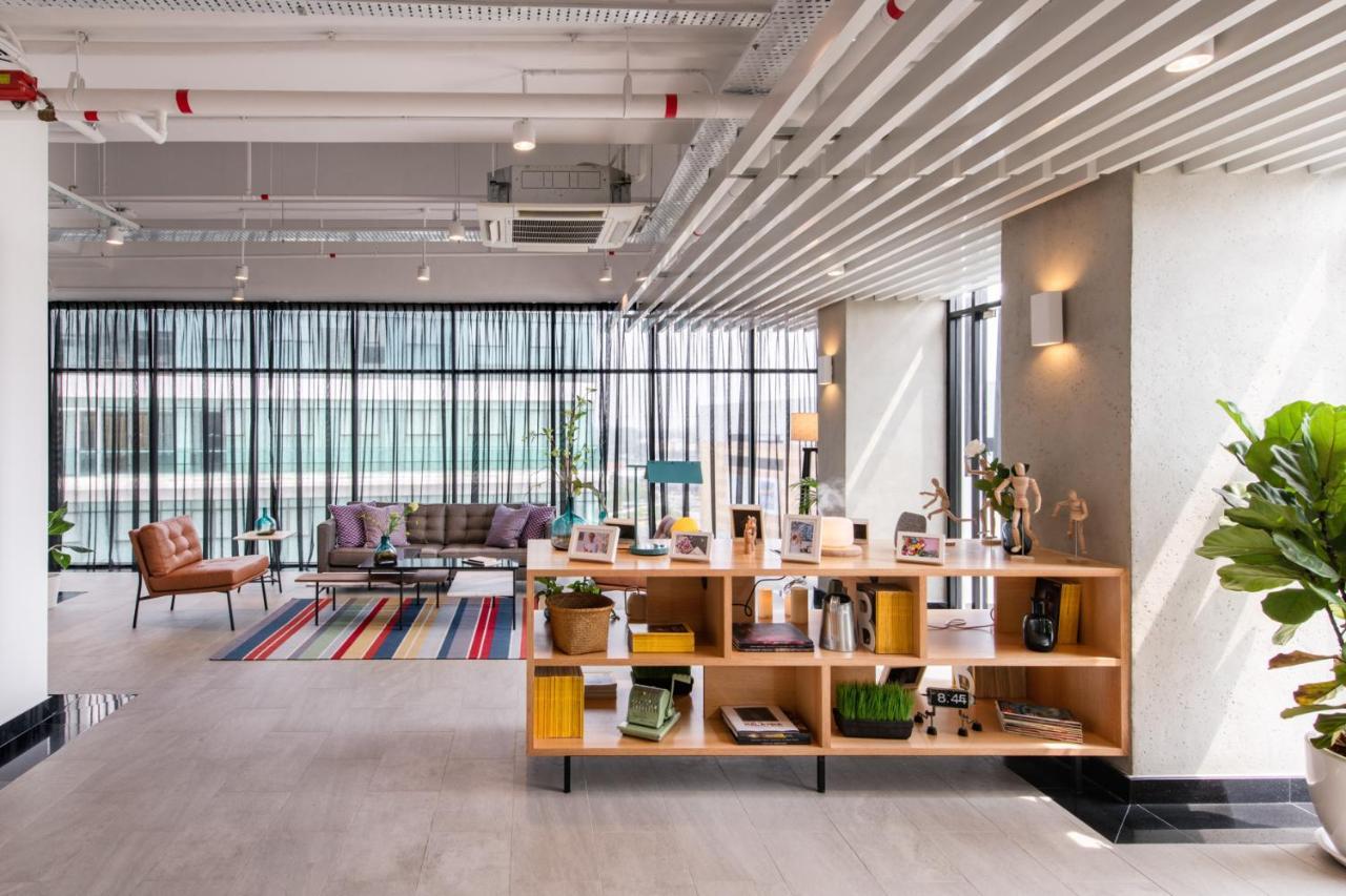 The Canvas Hotel Кланг Екстериор снимка