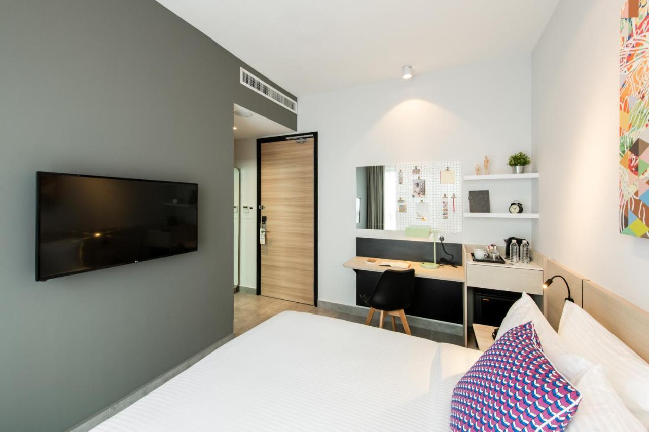 The Canvas Hotel Кланг Екстериор снимка