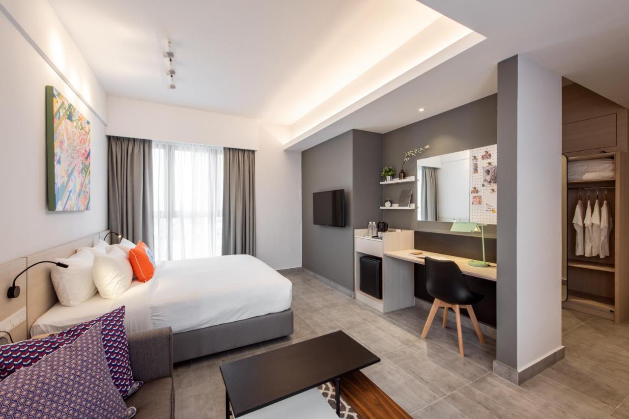 The Canvas Hotel Кланг Екстериор снимка
